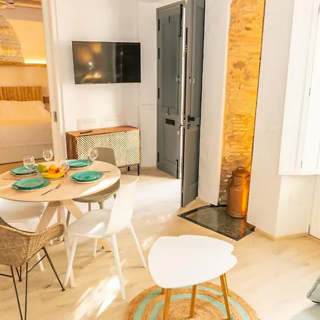 Casa Acua De Guzman | De Diseno, Casco Hist. *